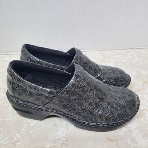 Boc Born Concept Comfort Clogs Womens 10 Embossed